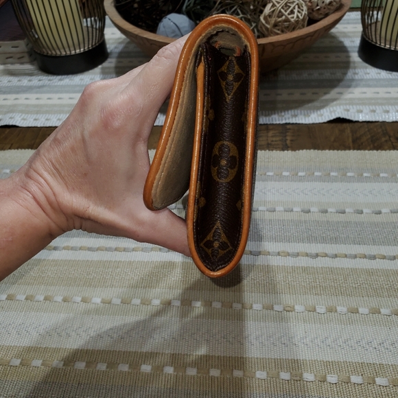 LOUIS VUITTON TWIN GM - Picture 3 of 13